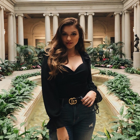 Meet your Posher, Erika - Picture 2 of 5